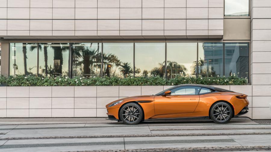  Aston Martin DB11 2016 года  (NA) (фото 17 из 17)